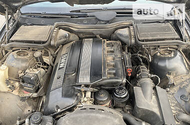 Седан BMW 5 Series 2001 в  фото 21 Седан BMW 5 Series 2001 в