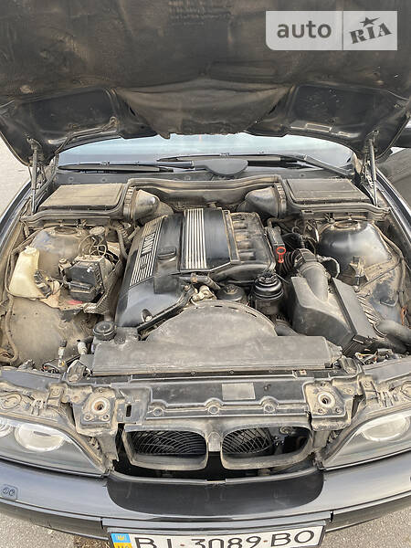 Седан BMW 5 Series 2001 в Хоролі