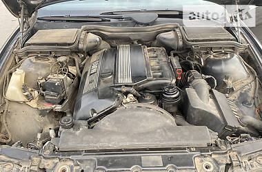 Седан BMW 5 Series 2001 в  фото 20 Седан BMW 5 Series 2001 в