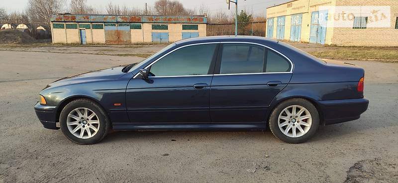 Седан BMW 5 Series 2002 в Нововолинську