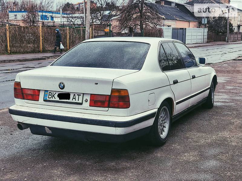 Седан BMW 5 Series 1991 в Рівному
