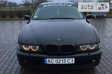 Седан BMW 5 Series 2002 в Турийске