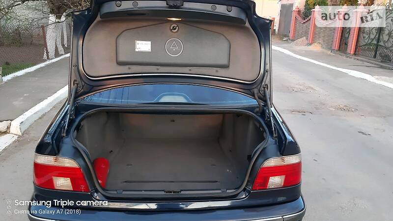 Седан BMW 5 Series 2000 в Рівному