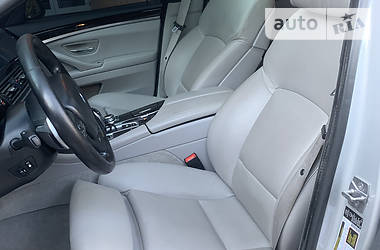 Седан BMW 5 Series 2012 в 