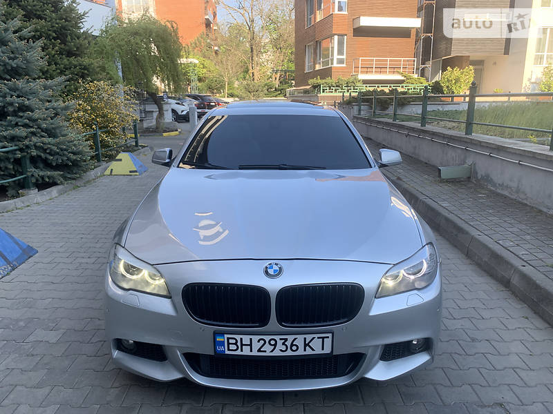 Седан BMW 5 Series 2012 в 
