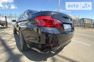 Седан BMW 5 Series 2012 в 
