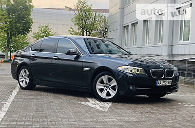 Седан BMW 5 Series 2012 в 