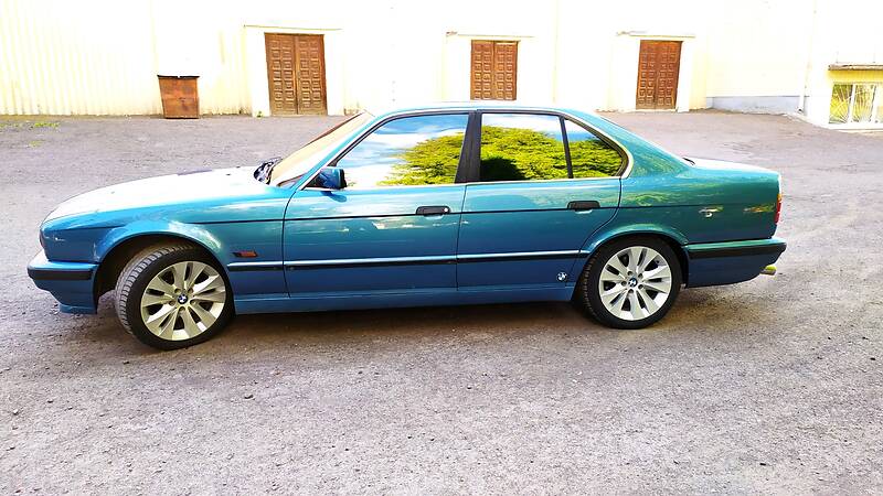 Седан BMW 5 Series 1994 в Дубні
