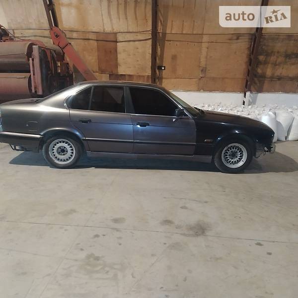 Седан BMW 5 Series 1991 в Ровно