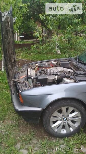 Седан BMW 5 Series 1988 в Вижниці