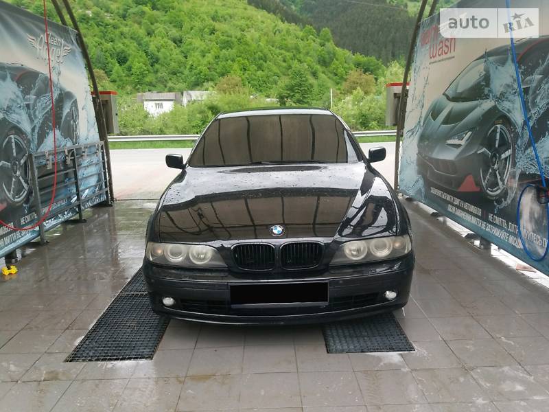 Седан BMW 5 Series 2001 в Рахове