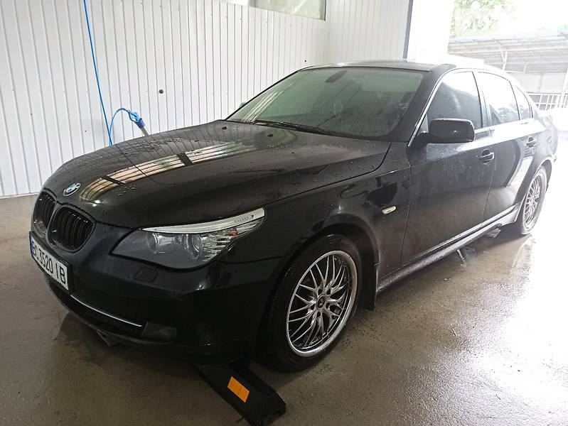 Седан BMW 5 Series 2008 в Львове