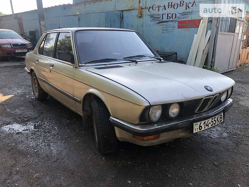 Седан BMW 5 Series 1985 в 
