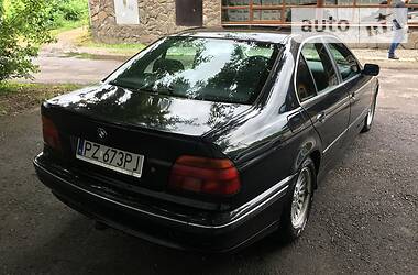 Седан BMW 5 Series 2000 в Луцке