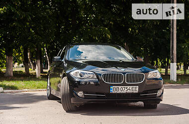 Седан BMW 5 Series 2011 в Сватово