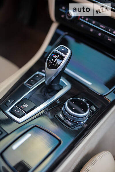 Седан BMW 5 Series 2011 в Дніпрі