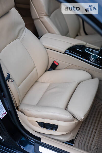 Седан BMW 5 Series 2011 в Дніпрі