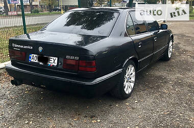 Седан BMW 5 Series 1988 в Ужгороде