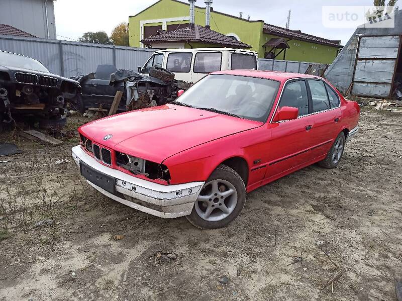 Седан BMW 5 Series 1988 в Киеве