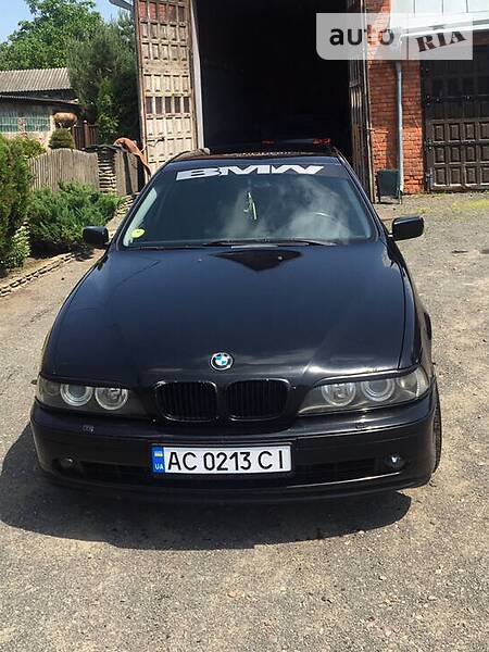 Седан BMW 5 Series 2002 в Турийске