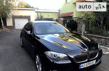 Седан BMW 5 Series 2011 в Мукачево