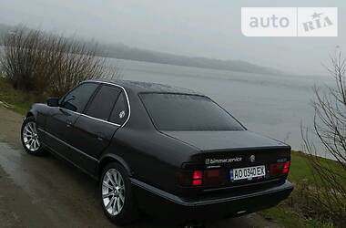 Седан BMW 5 Series 1988 в Зборові