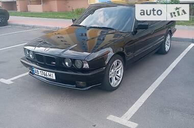 Седан BMW 5 Series 1994 в Виннице