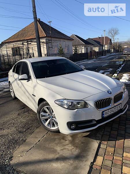 Седан BMW 5 Series 2016 в Ужгороде