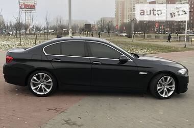 Седан BMW 5 Series 2014 в Львові