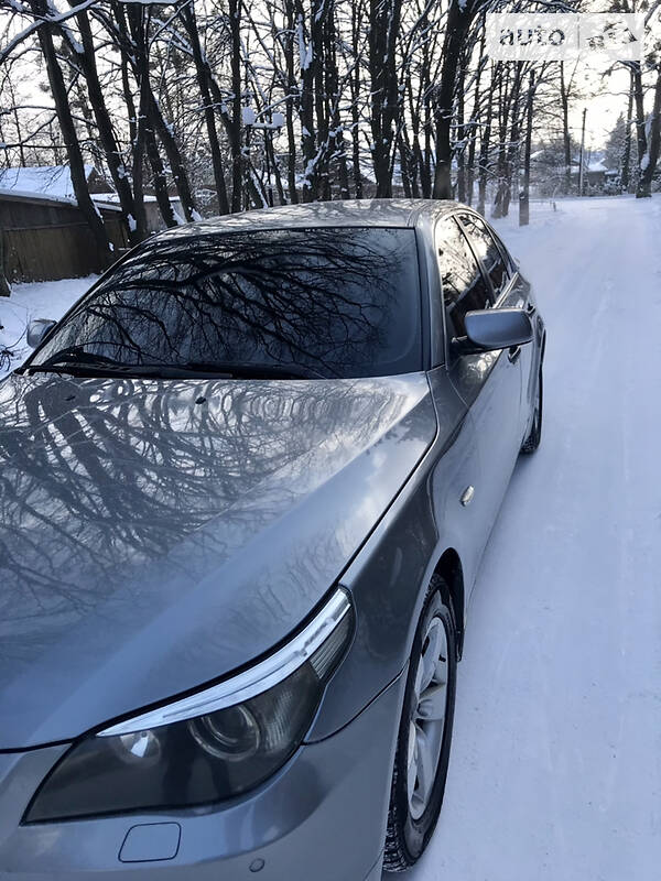 Седан BMW 5 Series 2004 в Рокитном