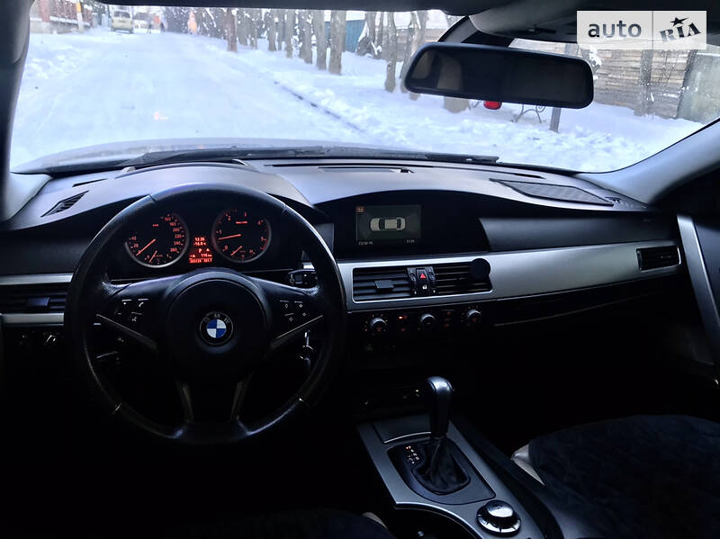 Седан BMW 5 Series 2004 в Рокитном