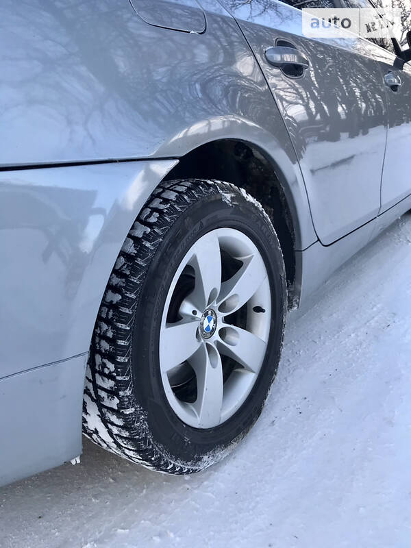 Седан BMW 5 Series 2004 в Рокитном