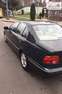 Седан BMW 5 Series 2000 в 