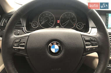 Седан BMW 5 Series 2012 в Новоднестровске