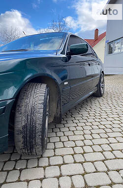 Седан BMW 5 Series 2001 в Ужгороде