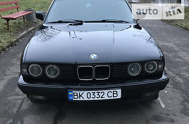 Седан BMW 5 Series 1989 в Ровно
