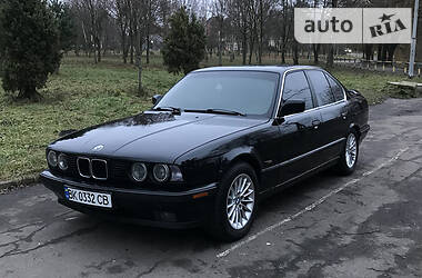 Седан BMW 5 Series 1989 в Ровно