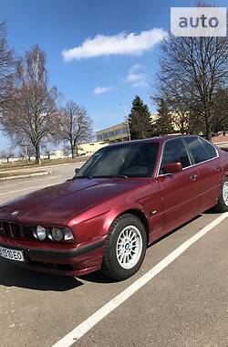 Седан BMW 5 Series 1994 в Виннице