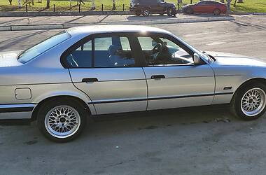 Седан BMW 5 Series 1990 в Киеве