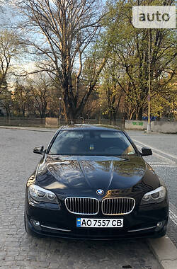 Седан BMW 5 Series 2011 в Ужгороде