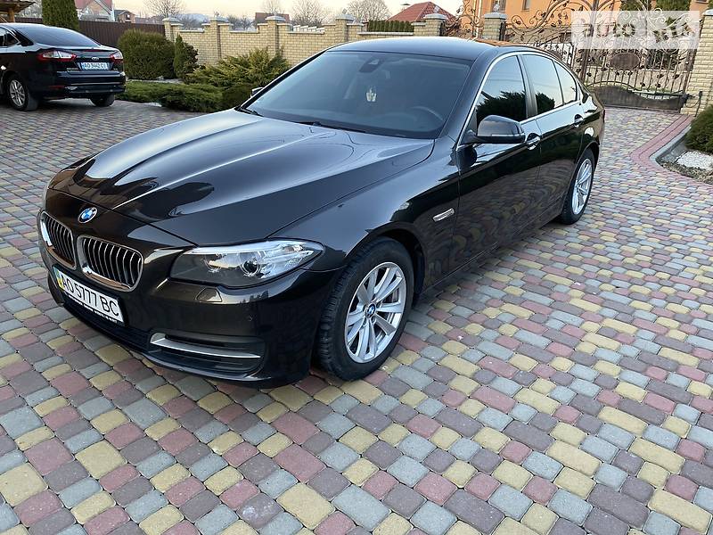 Седан BMW 5 Series 2015 в Хусті