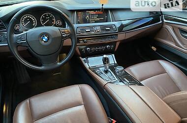 Седан BMW 5 Series 2015 в Хусті