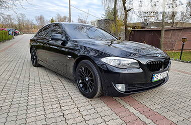 Седан BMW 5 Series 2011 в Днепре