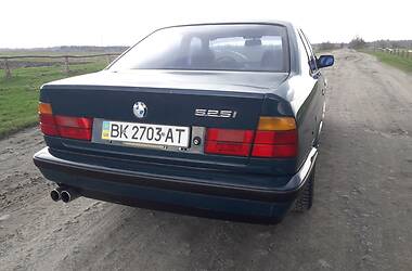 Седан BMW 5 Series 1992 в Рокитном