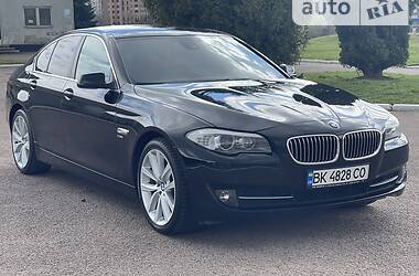 Седан BMW 5 Series 2012 в 