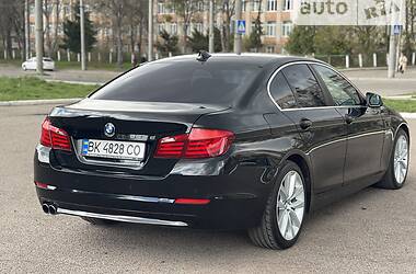 Седан BMW 5 Series 2012 в 