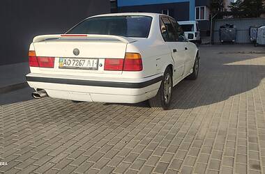 Седан BMW 5 Series 1988 в Ровно
