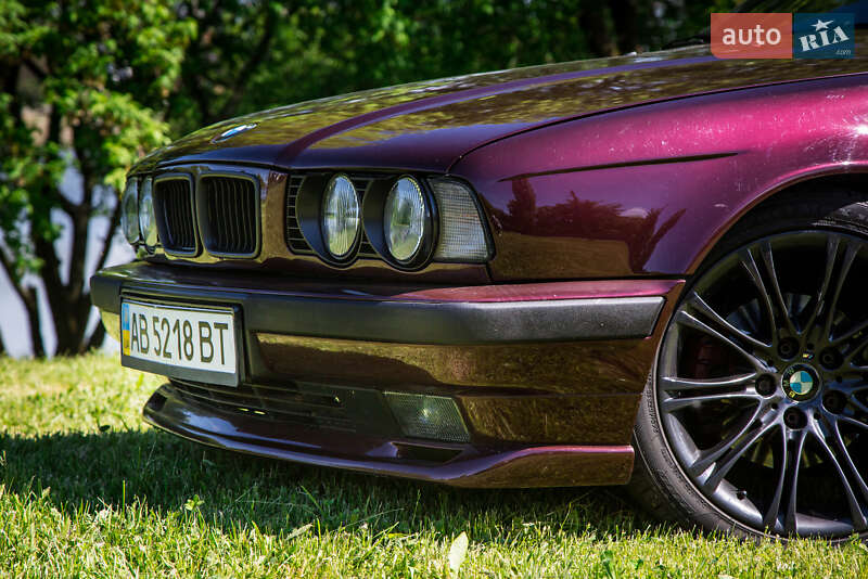Седан BMW 5 Series 1992 в Виннице