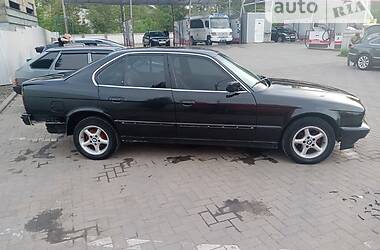 Седан BMW 5 Series 1989 в Черновцах