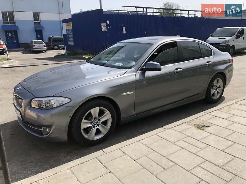 Седан BMW 5 Series 2013 в 